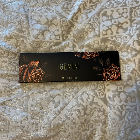 Melt Gemini Eyeshadow Palette - Picture 2 of 10